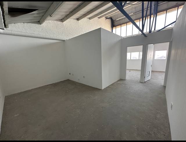 640M² WAREHOUSE TO LET IN PAARDEN EILAND